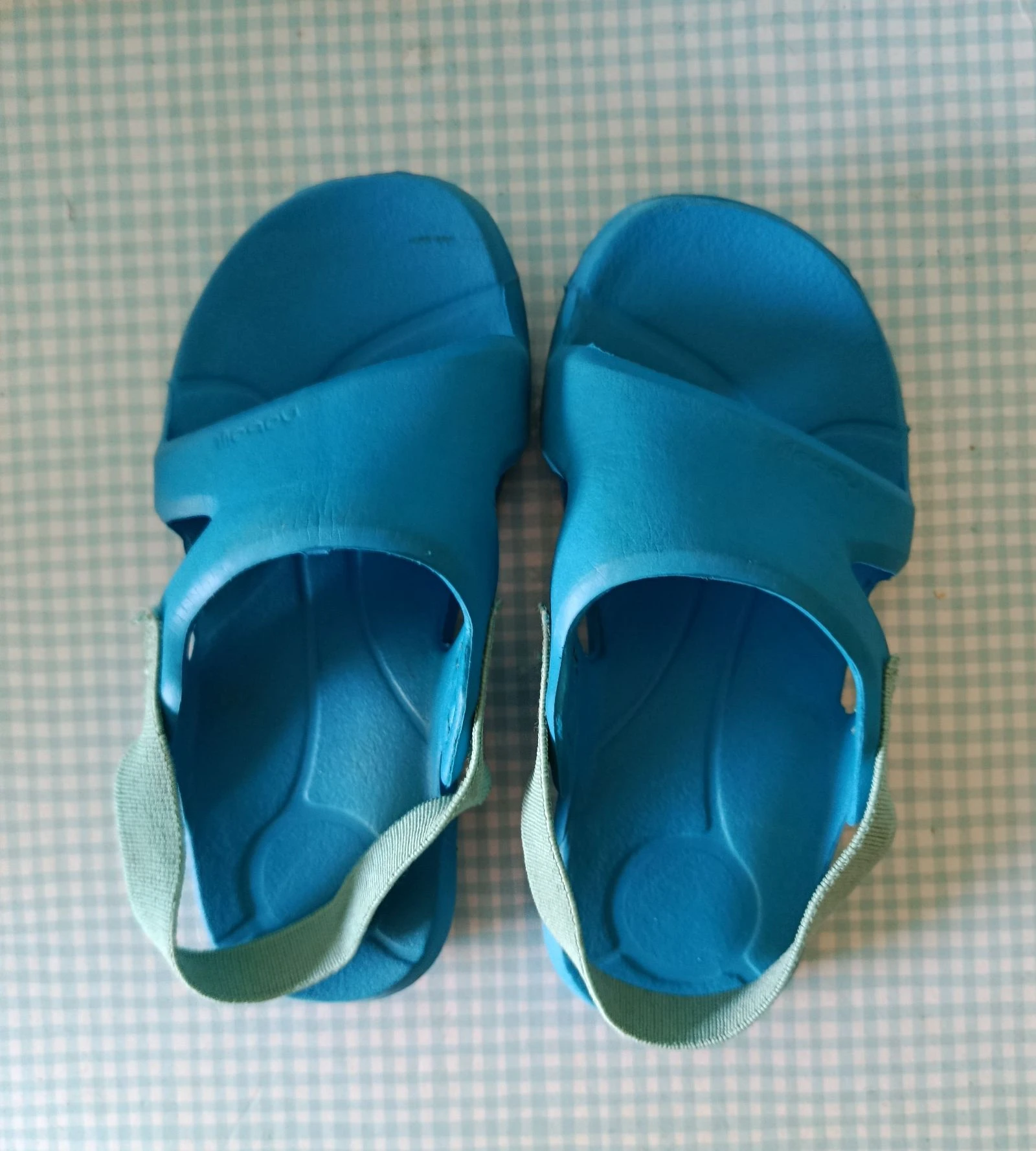 Blue pool flip-flops – photo 3